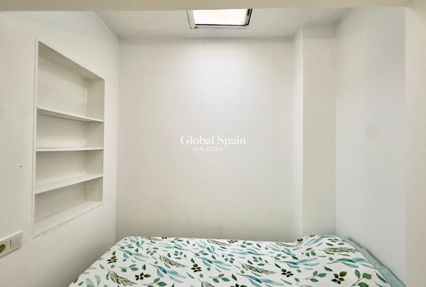 Venta - APARTAMENTO -
TORREVIEJA - El limonar