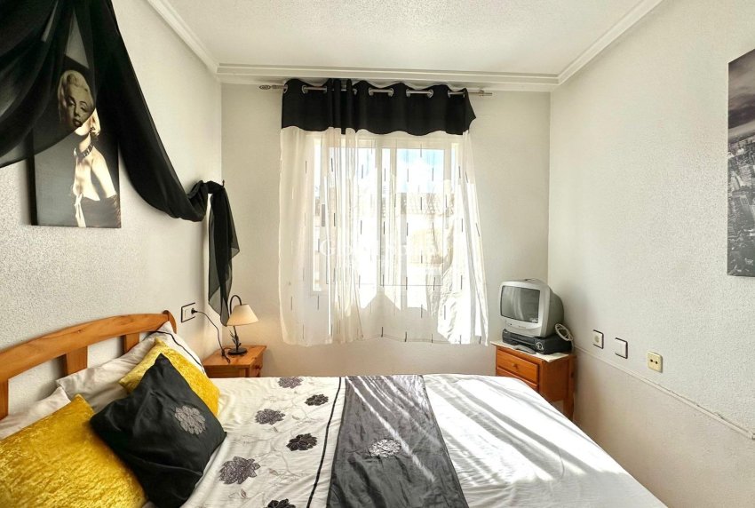 Venta - APARTAMENTO -
TORREVIEJA - El limonar