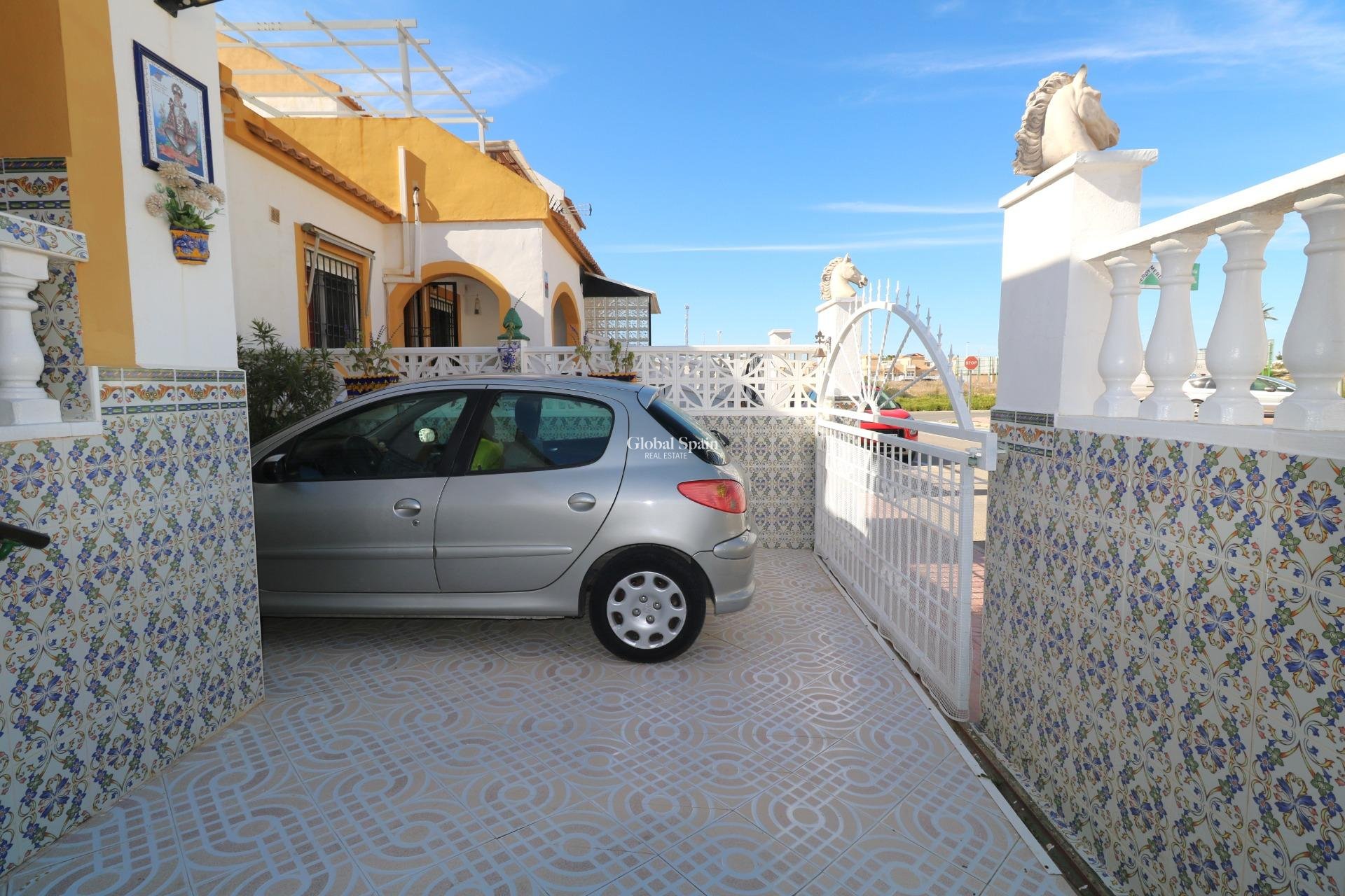 Venta - APARTAMENTO -
TORREVIEJA - El limonar