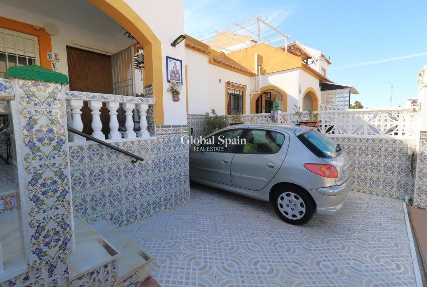 Venta - APARTAMENTO -
TORREVIEJA - El limonar