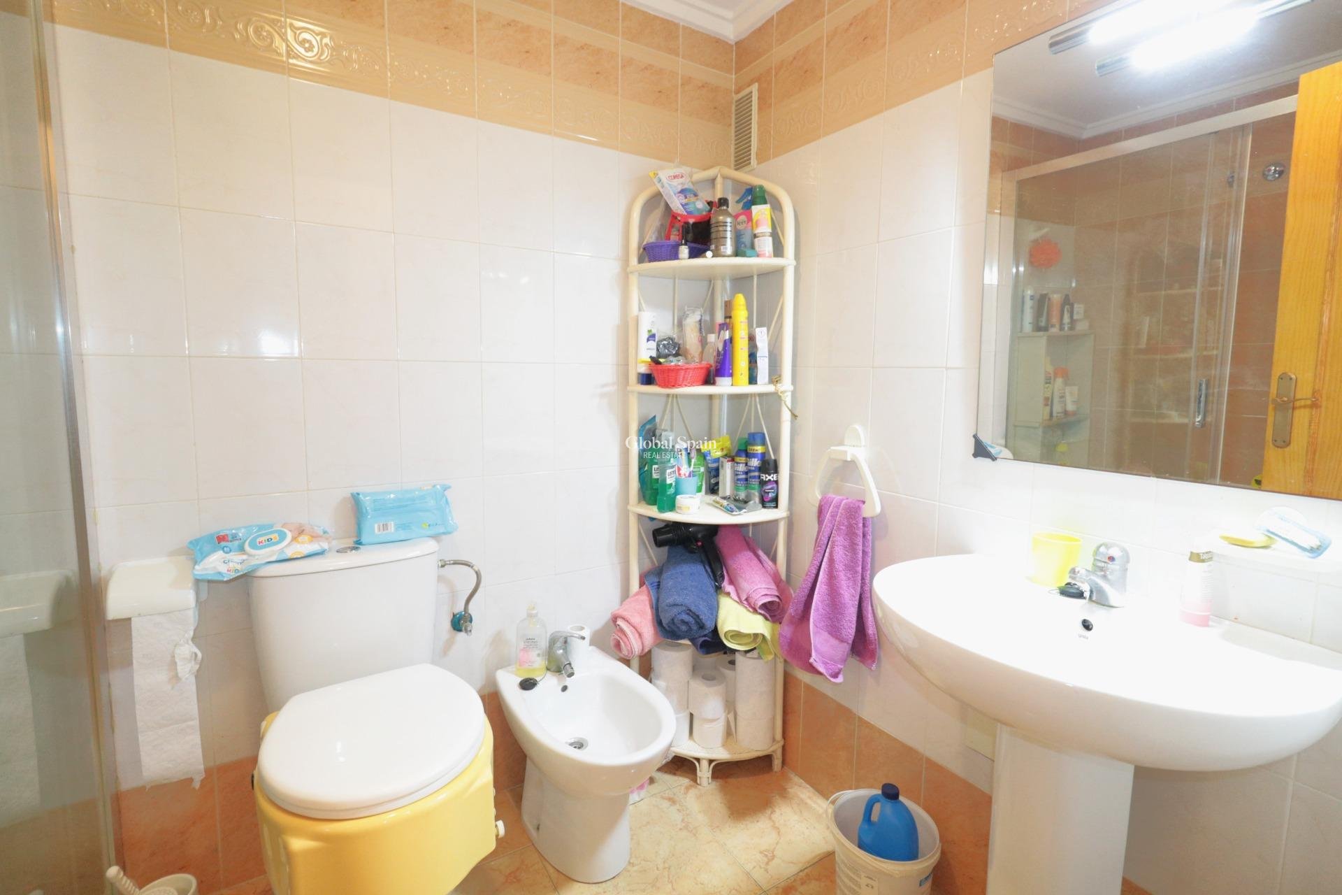 Venta - APARTAMENTO -
TORREVIEJA - El limonar