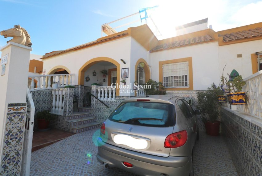 Venta - APARTAMENTO -
TORREVIEJA - El limonar