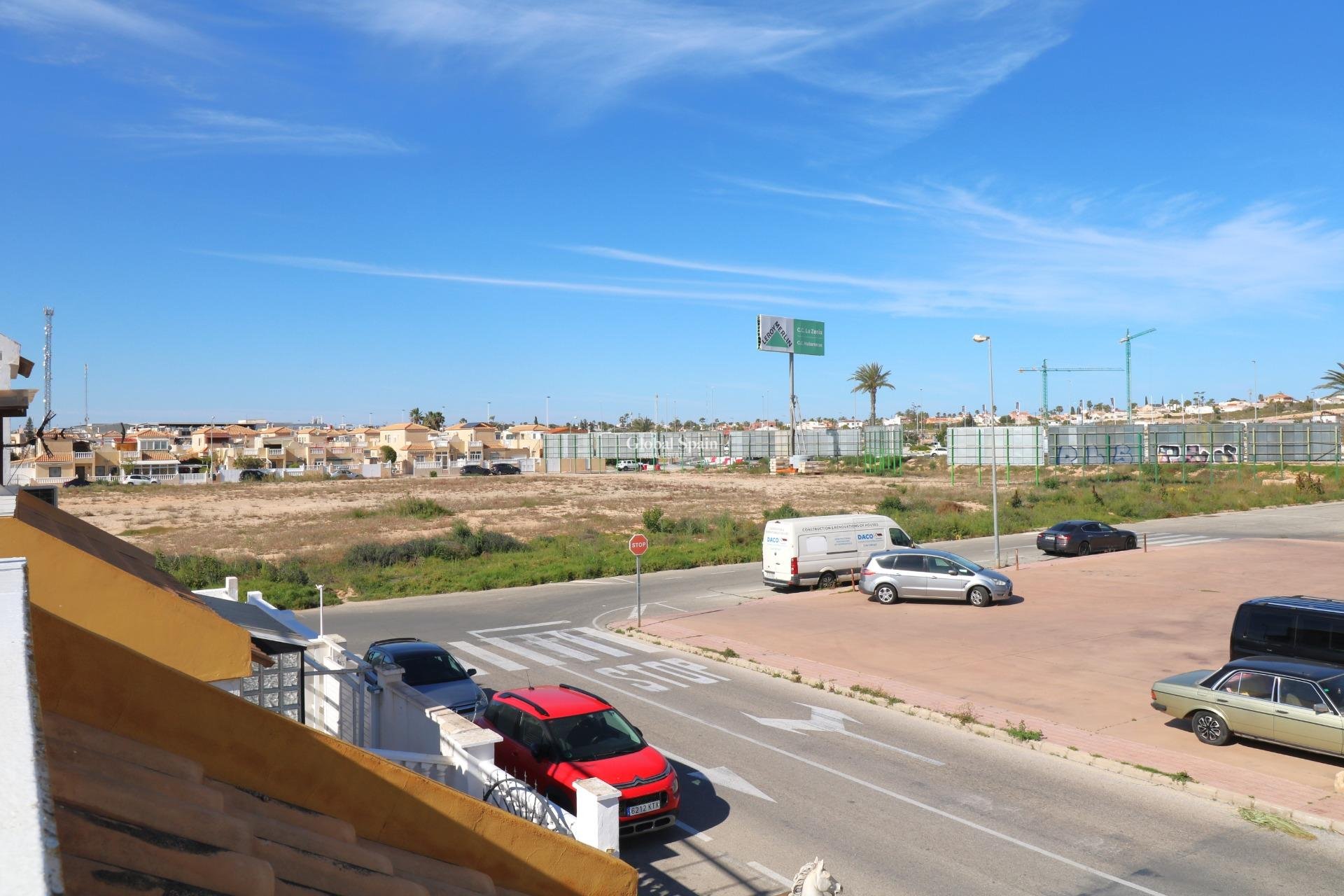 Venta - APARTAMENTO -
TORREVIEJA - El limonar