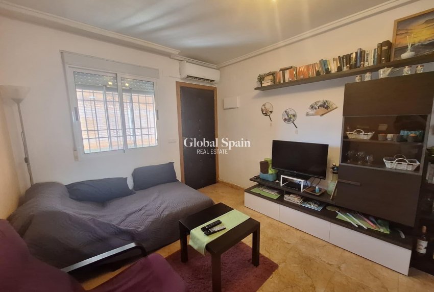 Venta - APARTAMENTO -
TORREVIEJA - El limonar