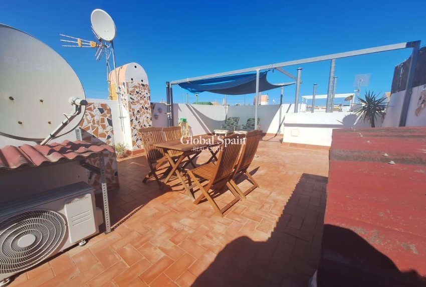 Venta - APARTAMENTO -
TORREVIEJA - El limonar