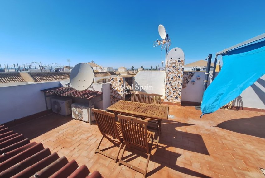 Venta - APARTAMENTO -
TORREVIEJA - El limonar