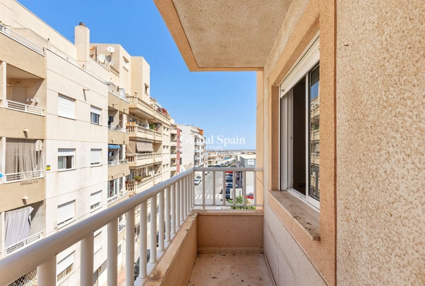 Venta - APARTAMENTO -
TORREVIEJA - El Molino