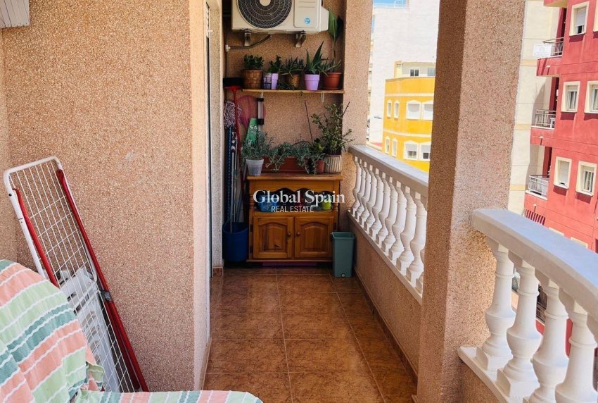 Venta - APARTAMENTO -
TORREVIEJA - El molino