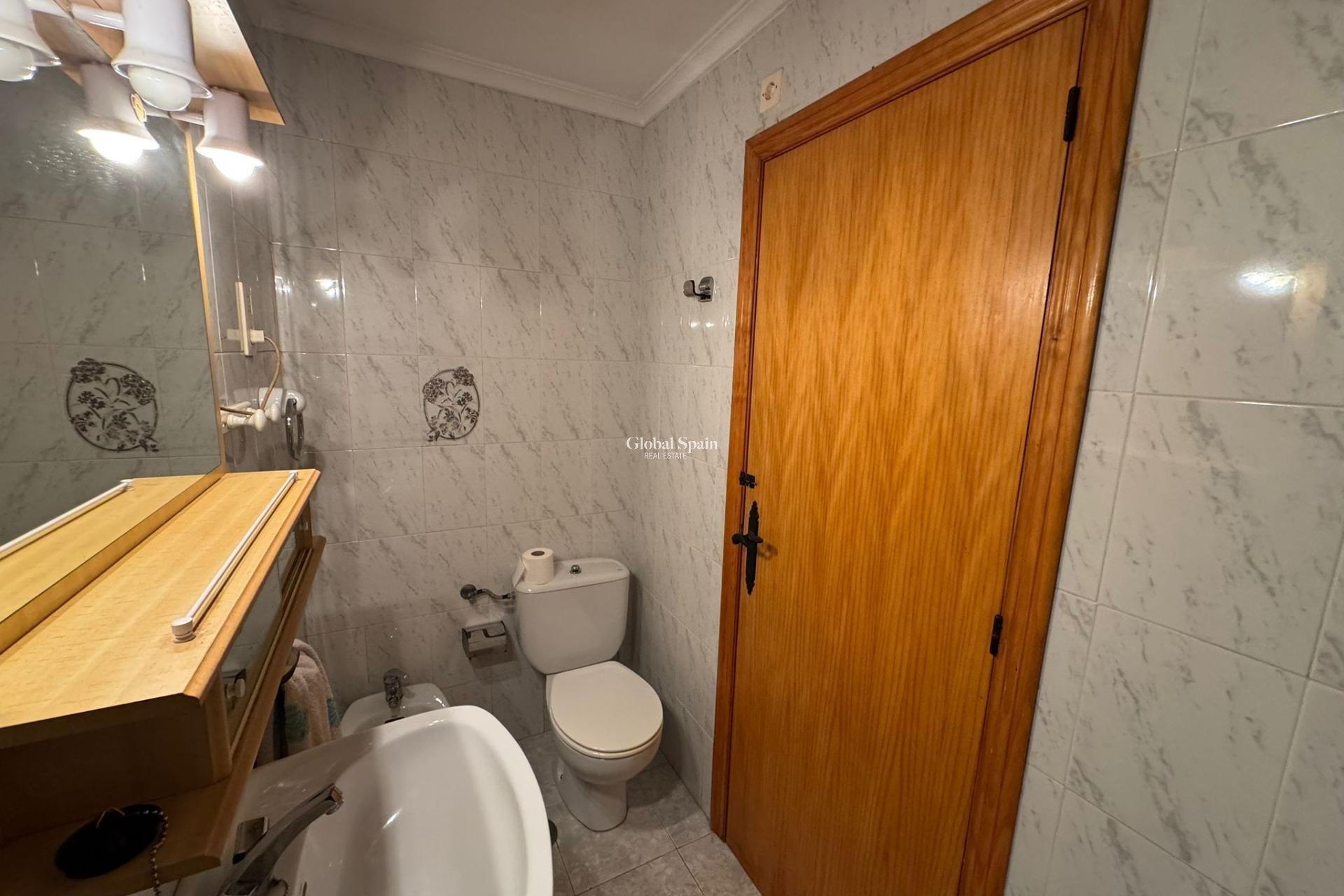 Venta - APARTAMENTO -
TORREVIEJA - Estacion de autobuses