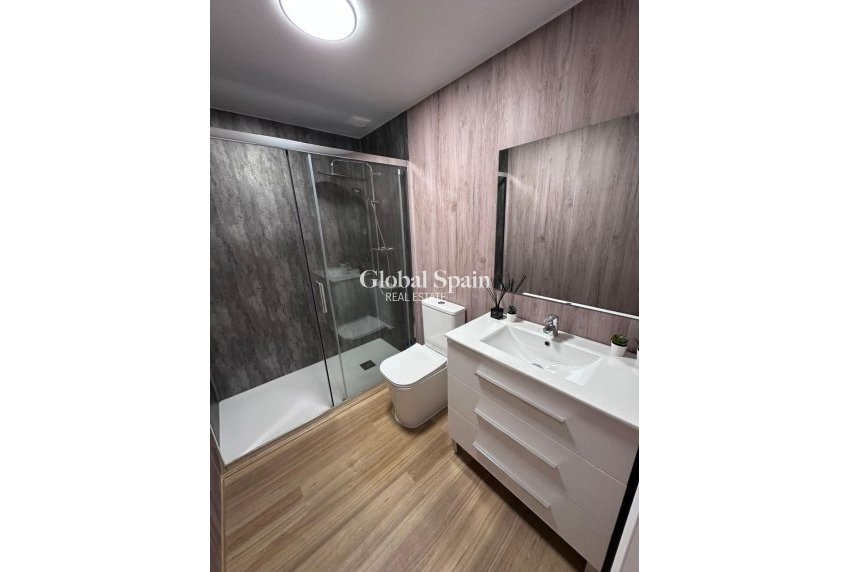 Venta - APARTAMENTO -
TORREVIEJA - Estacion de autobuses