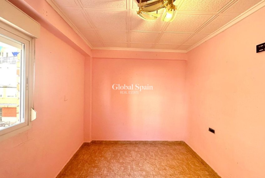 Venta - APARTAMENTO -
TORREVIEJA - Estacion de autobuses