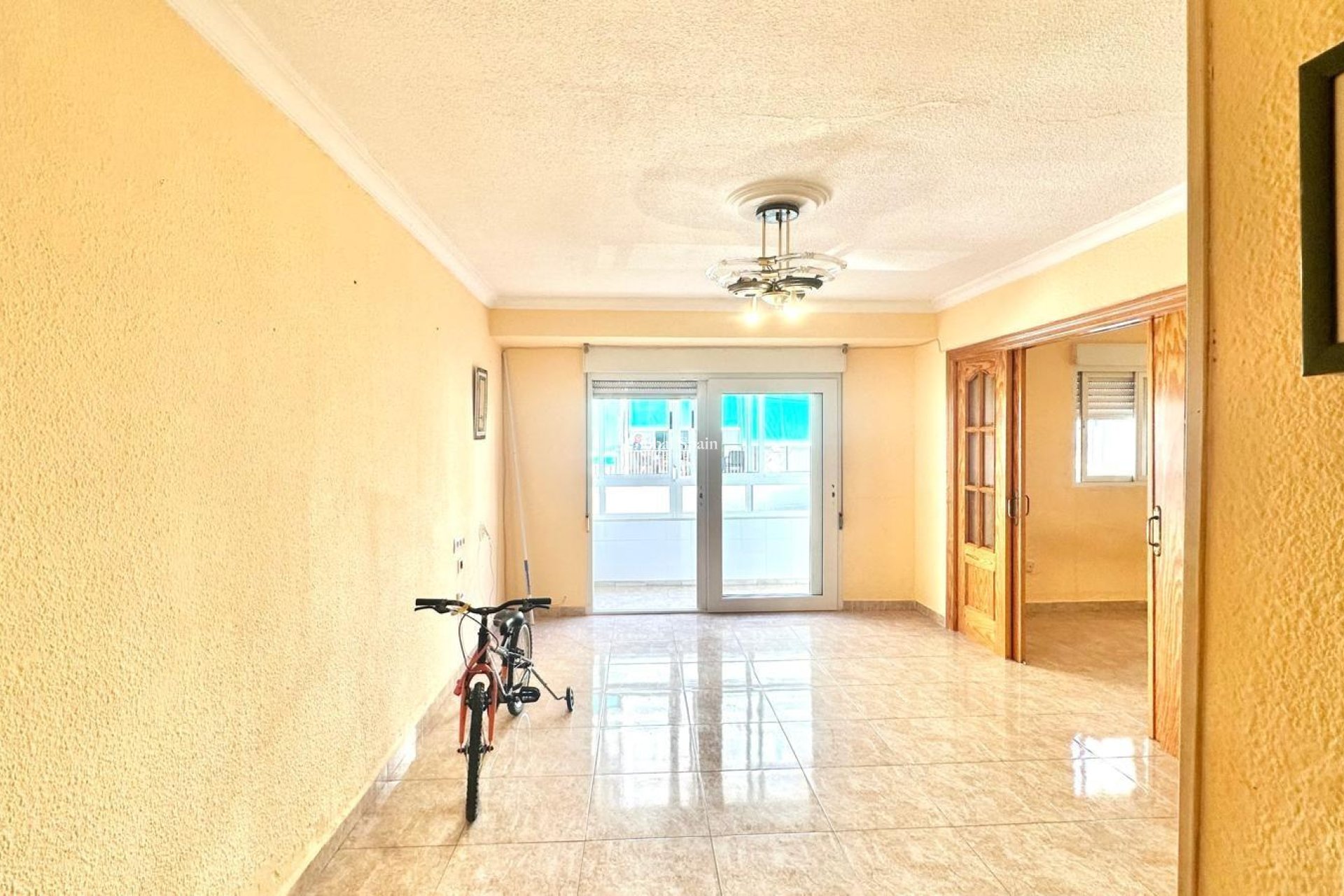 Venta - APARTAMENTO -
TORREVIEJA - Estacion de autobuses