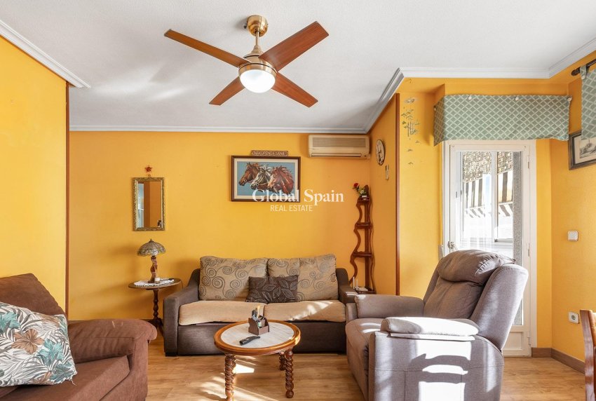 Venta - APARTAMENTO -
TORREVIEJA - Estacion de autobuses