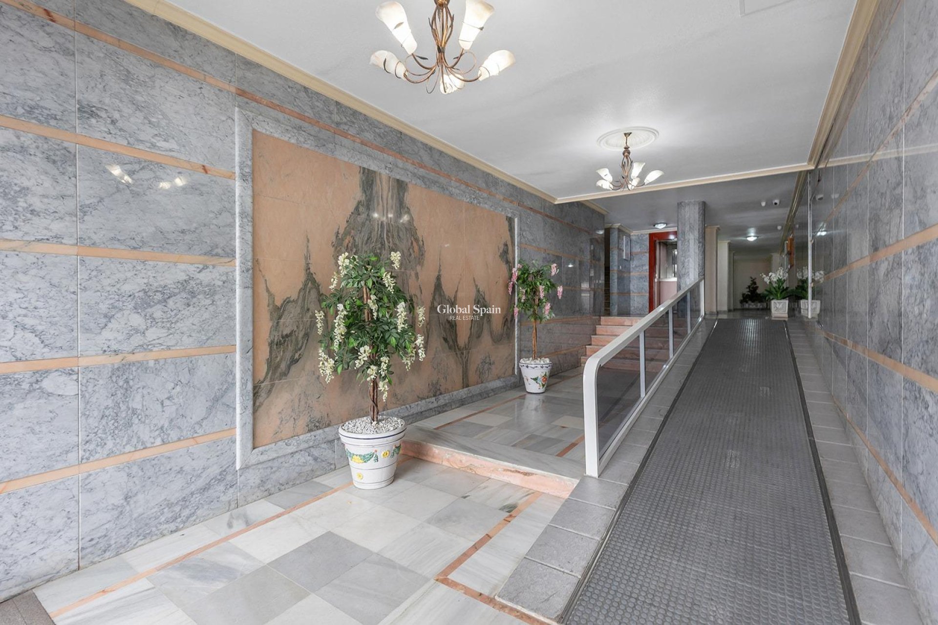 Venta - APARTAMENTO -
TORREVIEJA - Estacion de autobuses