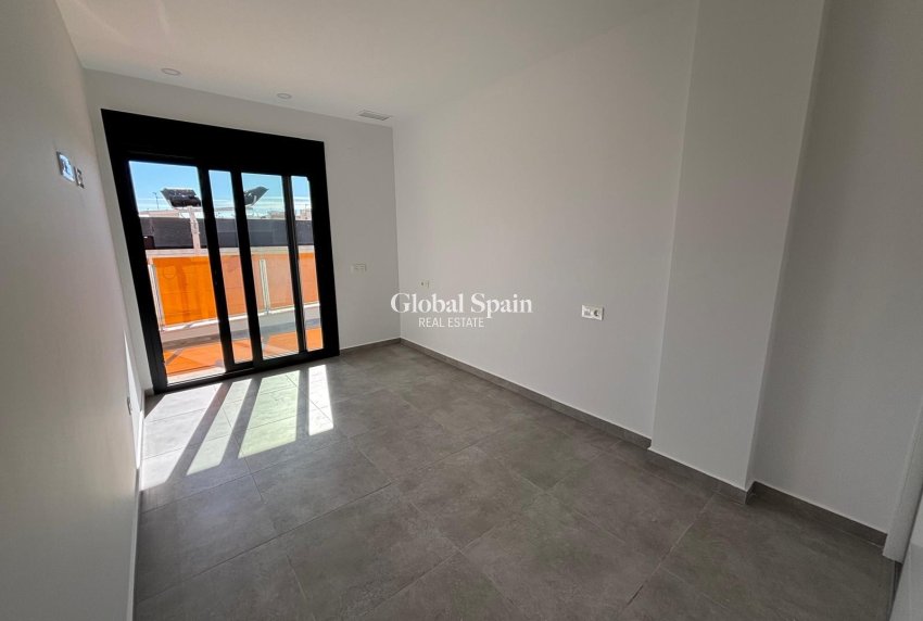 Venta - APARTAMENTO -
TORREVIEJA - Estacion de autobuses