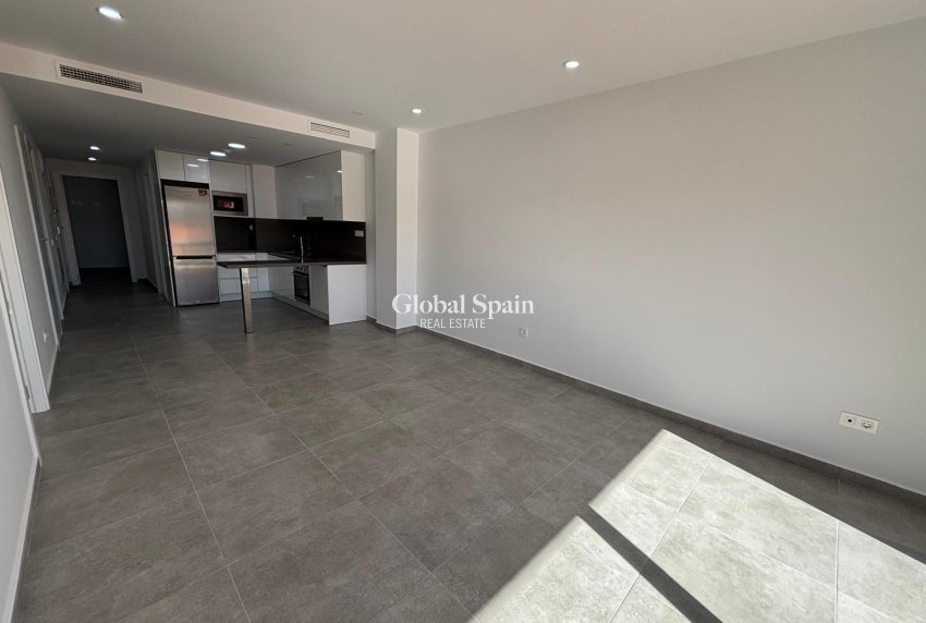 Venta - APARTAMENTO -
TORREVIEJA - Estacion de autobuses