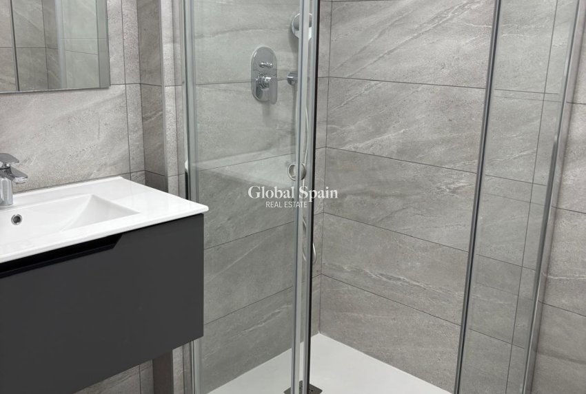 Venta - APARTAMENTO -
TORREVIEJA - Estacion de autobuses