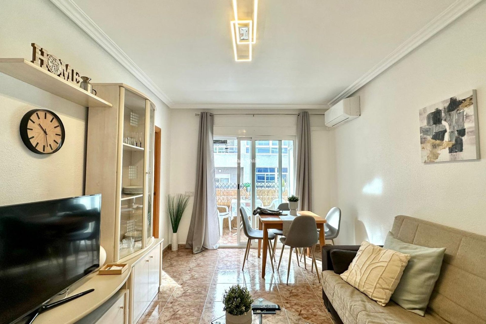 Venta - APARTAMENTO -
TORREVIEJA - Estacion de autobuses