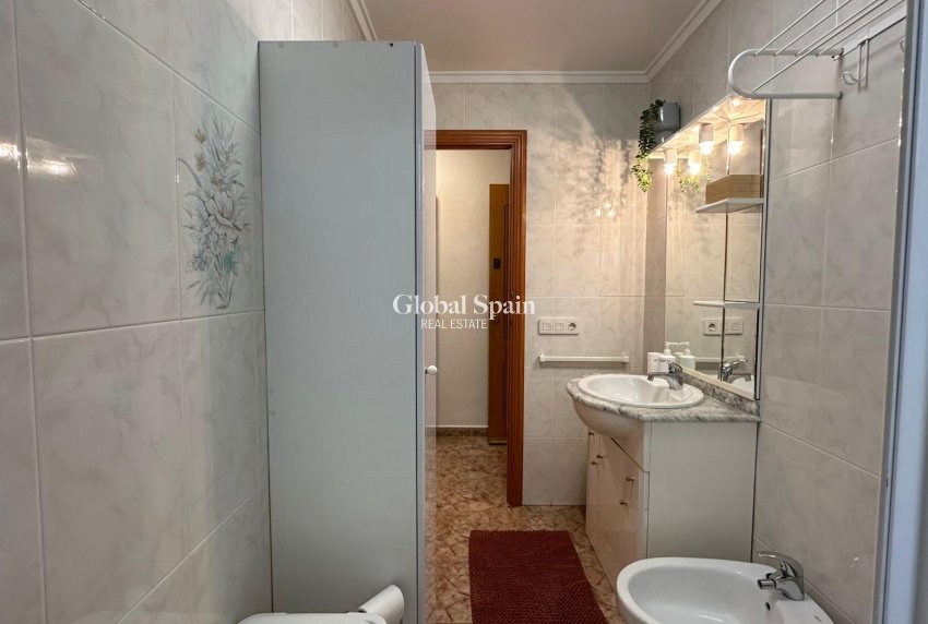 Venta - APARTAMENTO -
TORREVIEJA - Estacion de autobuses