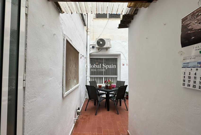 Venta - APARTAMENTO -
TORREVIEJA - Estacion de autobuses