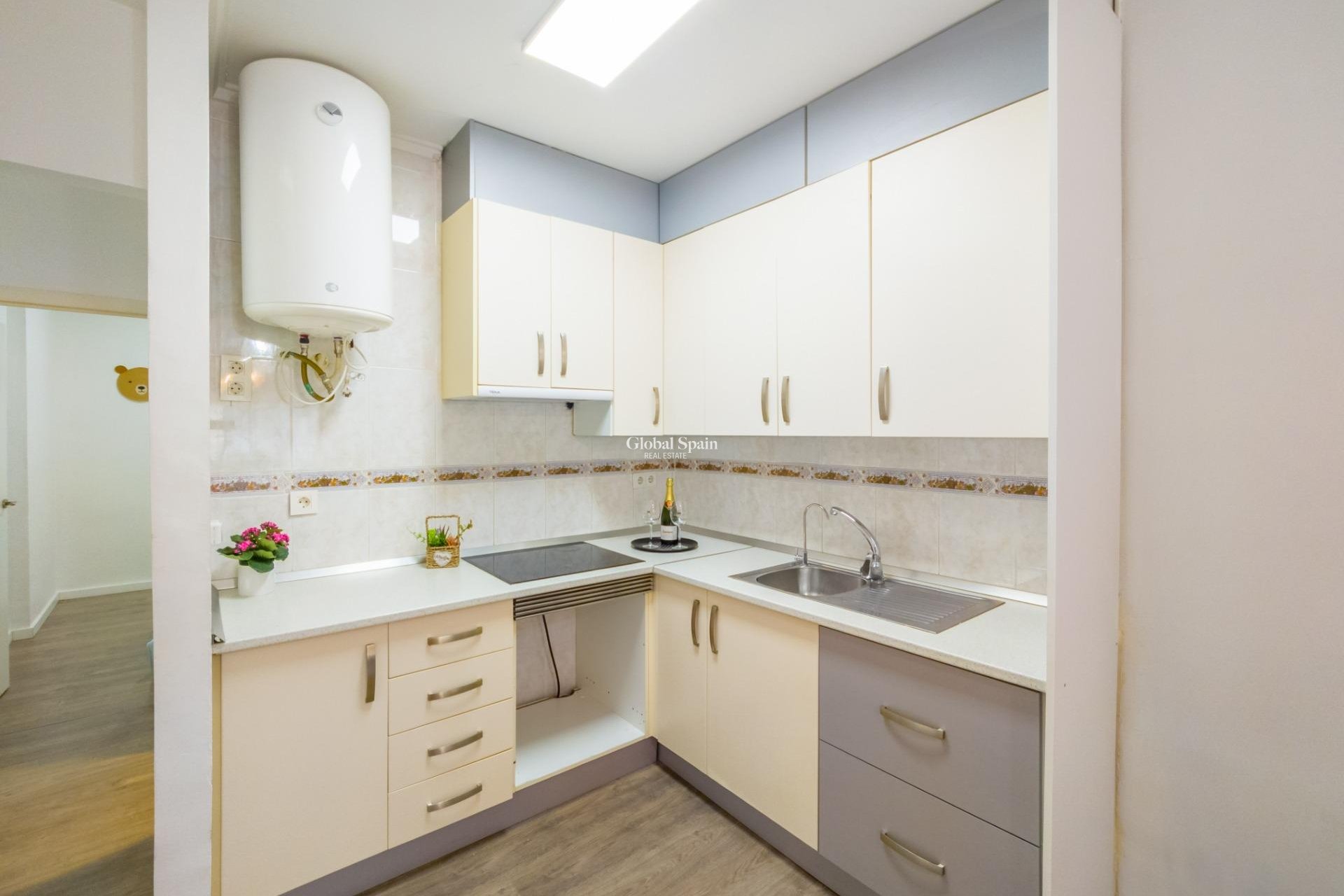 Venta - APARTAMENTO -
TORREVIEJA - Estacion de autobuses