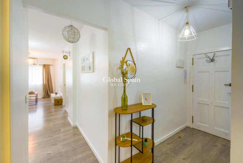 Venta - APARTAMENTO -
TORREVIEJA - Estacion de autobuses