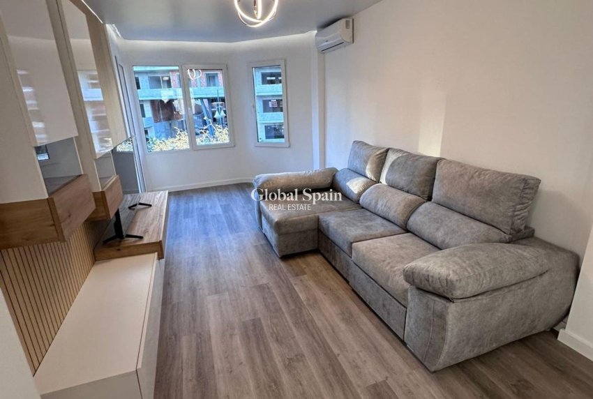 Venta - APARTAMENTO -
TORREVIEJA - Estacion de autobuses