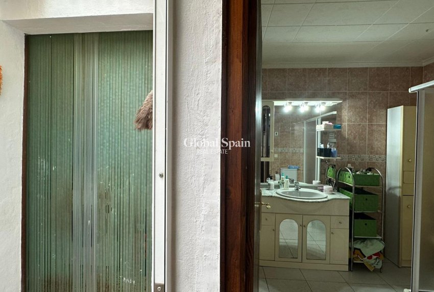 Venta - APARTAMENTO -
TORREVIEJA - Estacion de autobuses