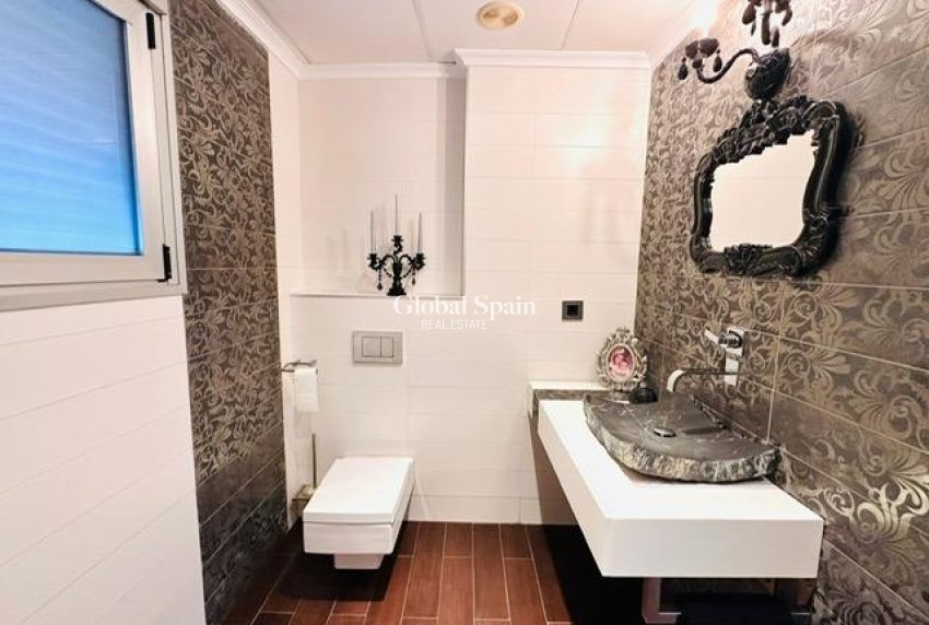 Venta - APARTAMENTO -
TORREVIEJA - Estacion de autobuses