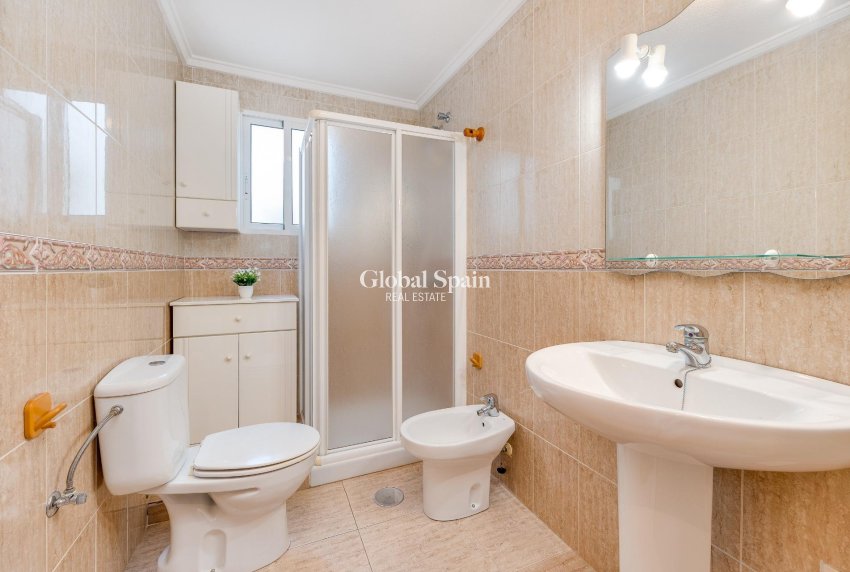 Venta - APARTAMENTO -
TORREVIEJA - Estacion de autobuses