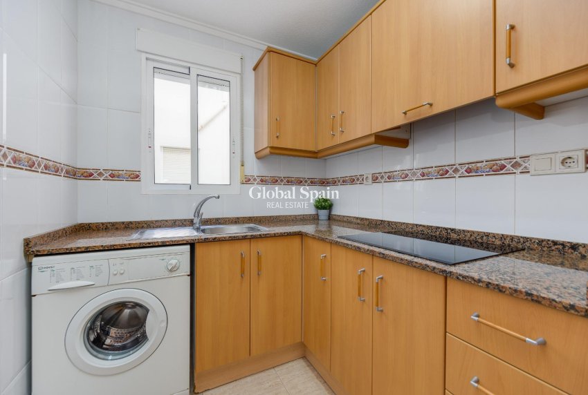 Venta - APARTAMENTO -
TORREVIEJA - Estacion de autobuses