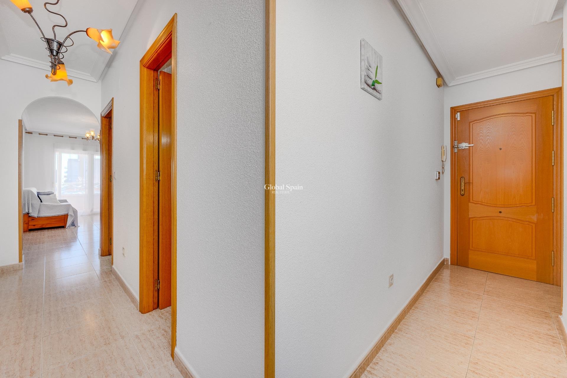 Venta - APARTAMENTO -
TORREVIEJA - Estacion de autobuses