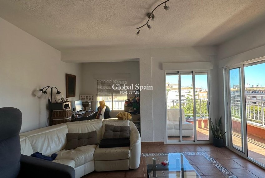 Venta - APARTAMENTO -
TORREVIEJA - Estacion de autobuses