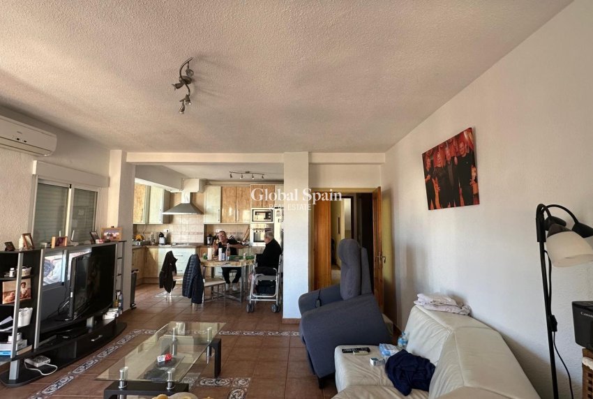 Venta - APARTAMENTO -
TORREVIEJA - Estacion de autobuses