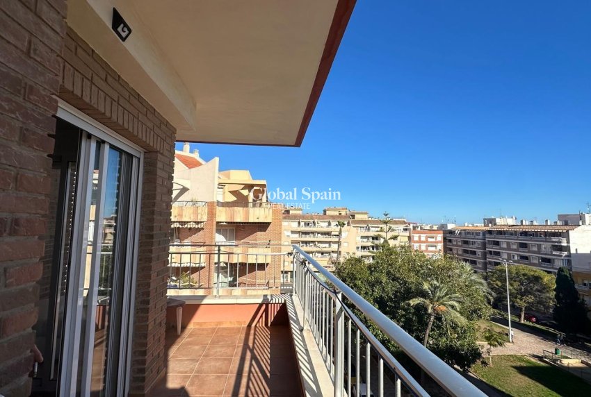 Venta - APARTAMENTO -
TORREVIEJA - Estacion de autobuses