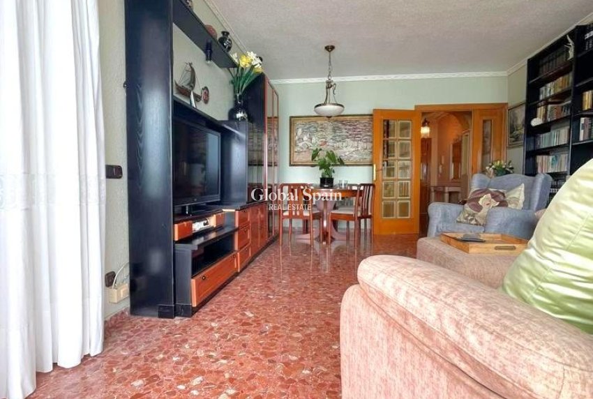 Venta - APARTAMENTO -
TORREVIEJA - Estacion de autobuses