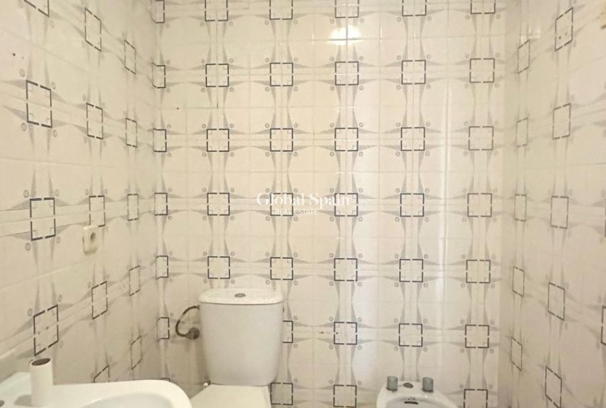 Venta - APARTAMENTO -
TORREVIEJA - Estacion de autobuses