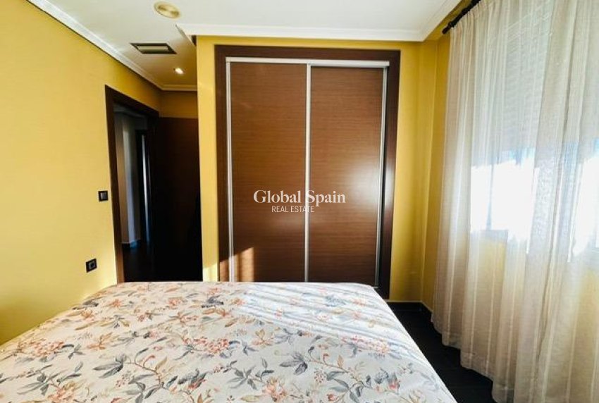 Venta - APARTAMENTO -
TORREVIEJA - Estacion de autobuses