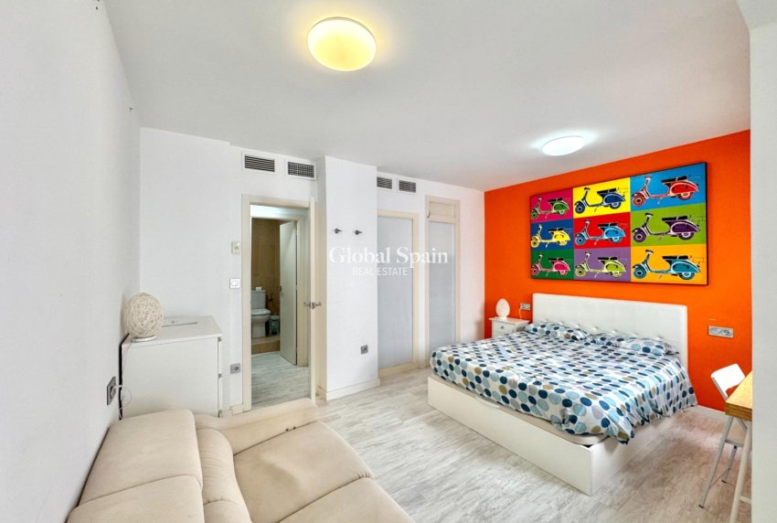 Venta - APARTAMENTO -
TORREVIEJA - Estacion de autobuses