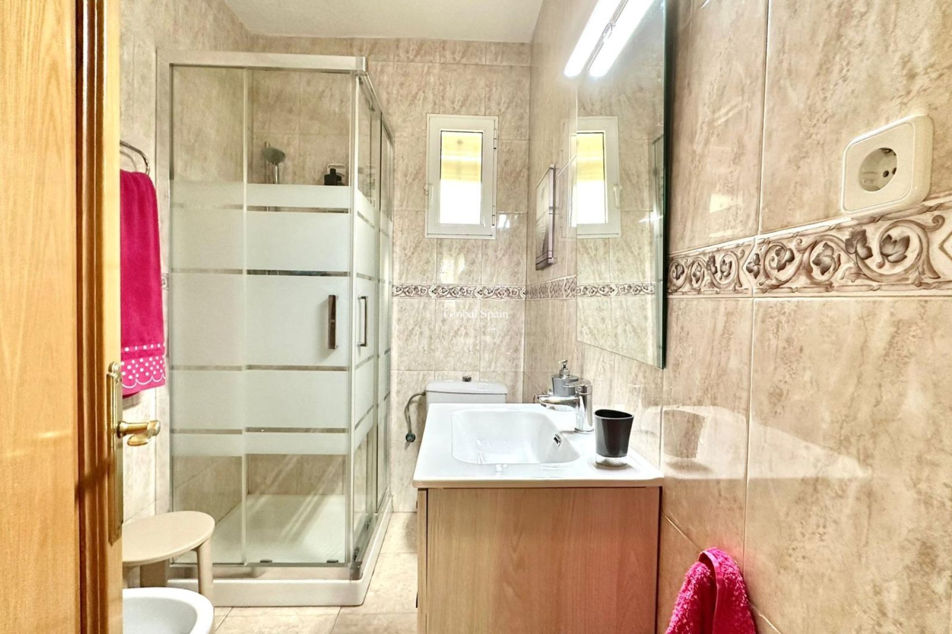 Venta - APARTAMENTO -
TORREVIEJA - Estacion de autobuses