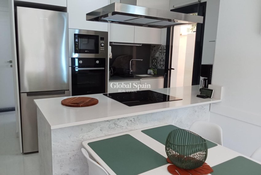 Venta - APARTAMENTO -
TORREVIEJA - Estacion de autobuses