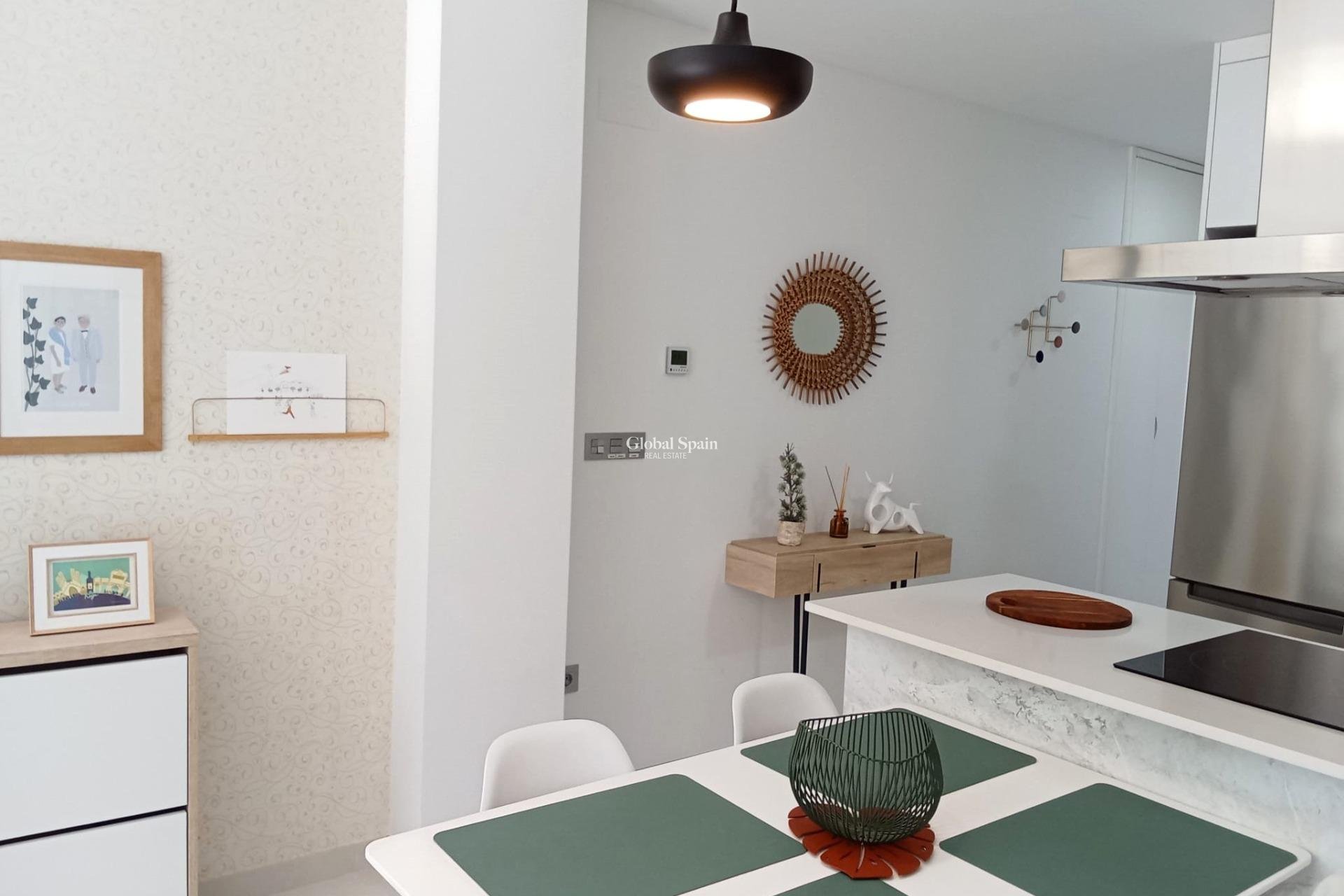 Venta - APARTAMENTO -
TORREVIEJA - Estacion de autobuses