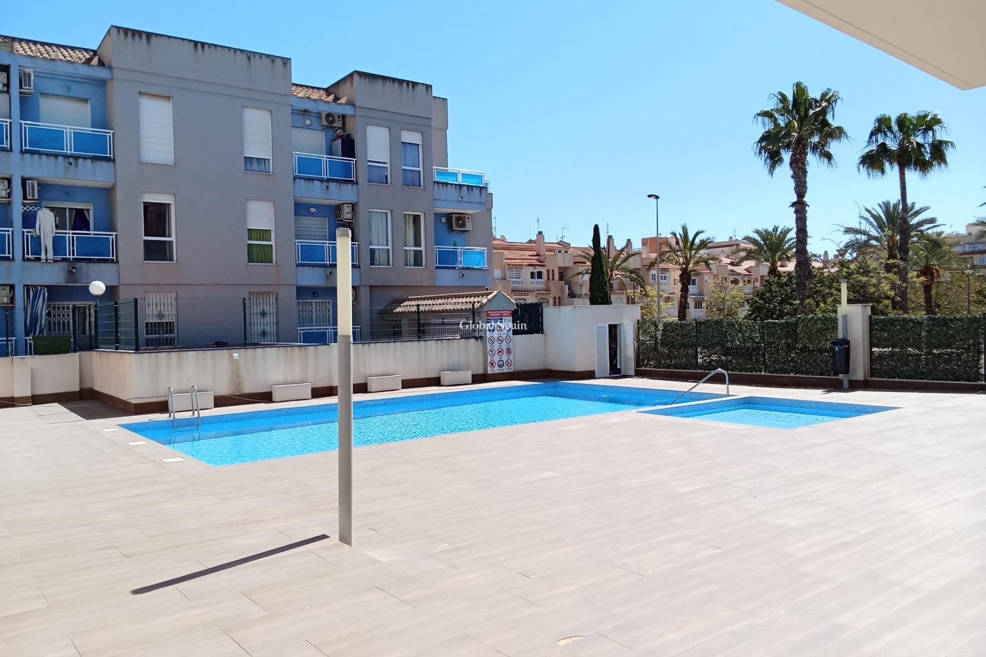 Venta - APARTAMENTO -
TORREVIEJA - Estacion de autobuses