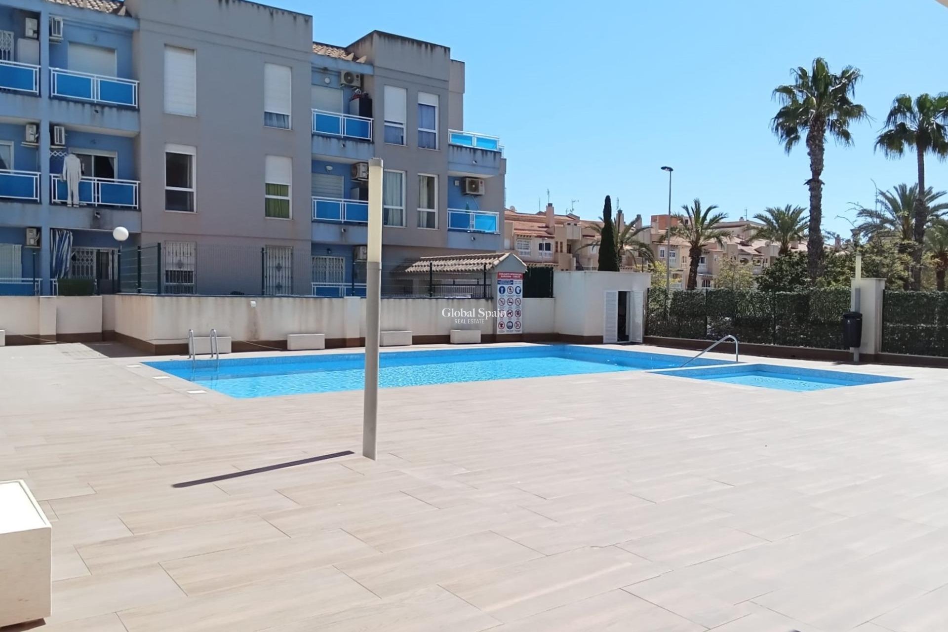 Venta - APARTAMENTO -
TORREVIEJA - Estacion de autobuses
