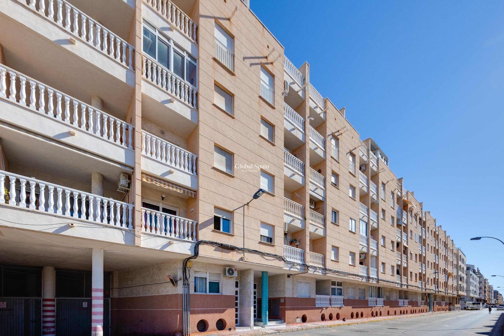 Venta - APARTAMENTO -
TORREVIEJA - Estacion de autobuses
