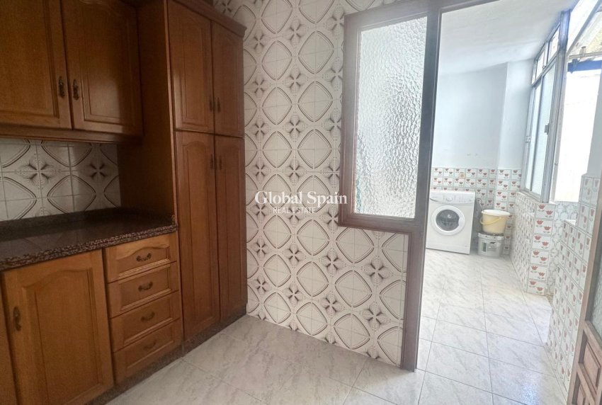 Venta - APARTAMENTO -
TORREVIEJA - Estacion de autobuses