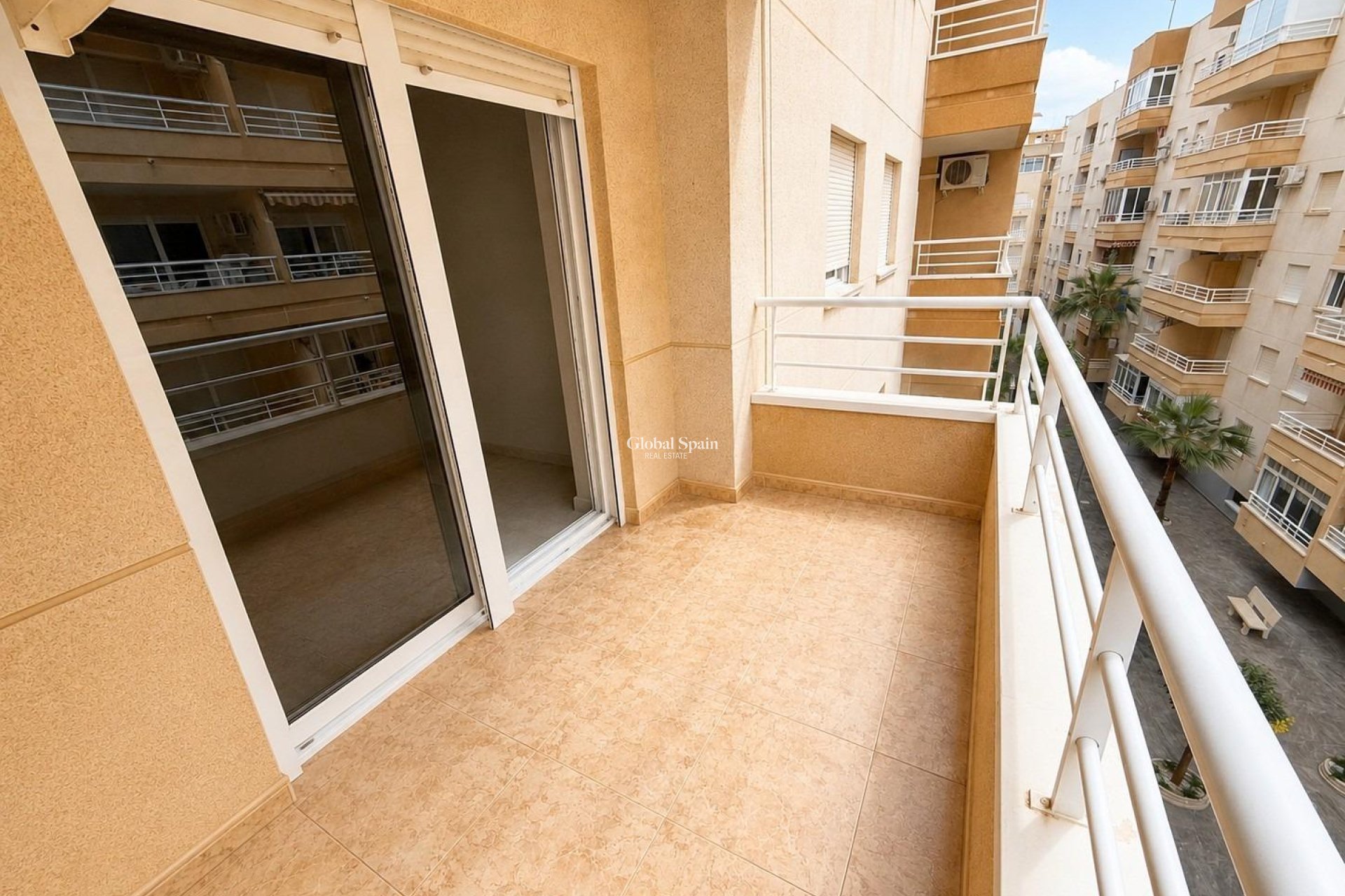 Venta - APARTAMENTO -
TORREVIEJA - Estacion de autobuses