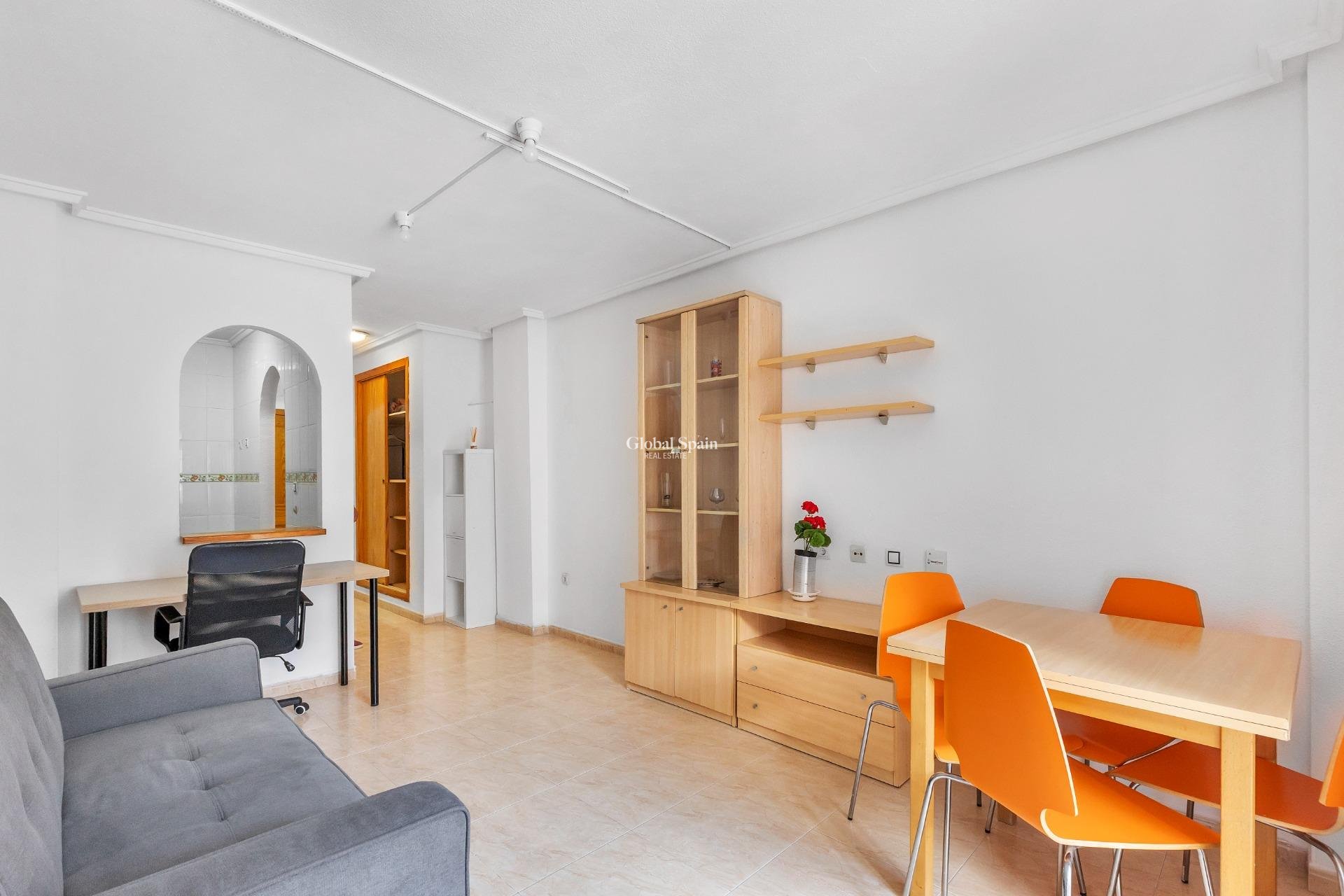 Venta - APARTAMENTO -
TORREVIEJA - Estacion de autobuses