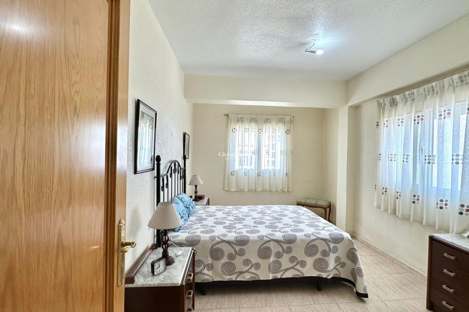 Venta - APARTAMENTO -
TORREVIEJA - Estacion de autobuses