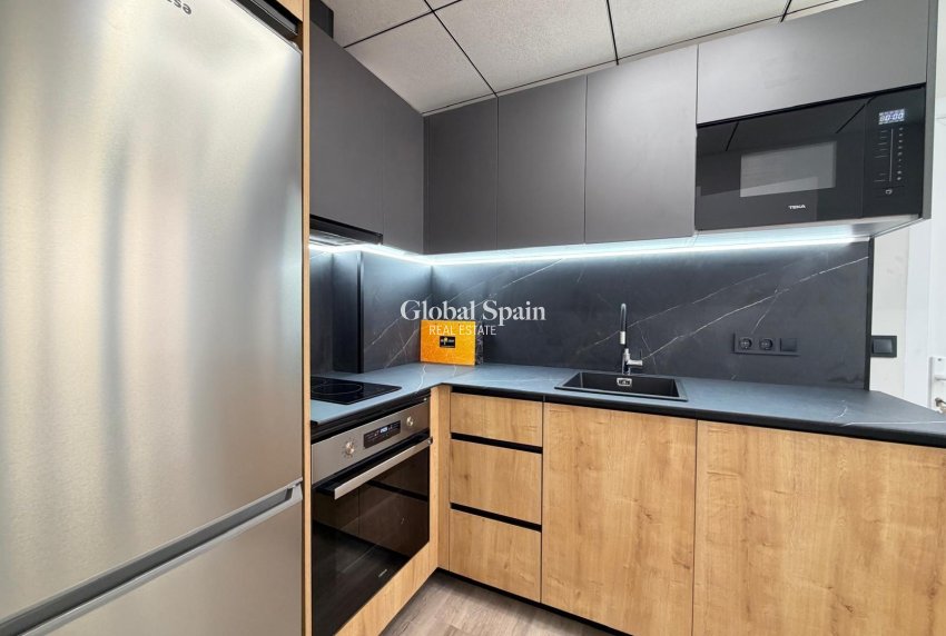 Venta - APARTAMENTO -
TORREVIEJA - Estacion de autobuses